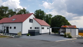Doppel-Carport aus Stahl – mit Geräteraum (Abstellkammer) hinten integriert - BRANDL