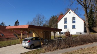 Doppel-Carport aus Holz mit Bogenpfosten + Abstellkammer - BRANDL