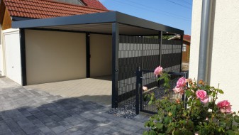 Einzel-Carport aus Stahl mit Geräteraum (Abstellkammer) hinten - BRANDL