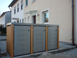 3er-Mülltonnenbox Pflanzdach - Eckpfosten und Wände Holz Lärche senkrecht