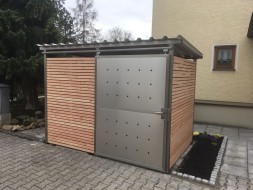 Mülltonnenhaus Größe 1 - Holzverkleidung - Schiebetür Edelstahl