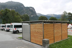 Mülltonnenhaus Größe 3 - Holzverkleidung - Drehtür Edelstahl in Seitenwand