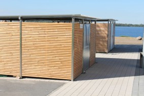 Mülltonnenhaus Größe 3 Reihenanlage - Holzverkleidung - Drehtür Edelstahl (2)