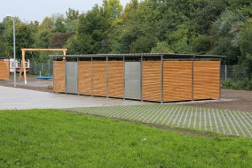 Mülltonnenhaus Größe 4 + 3 Reihenanlage - Holzverkleidung - Drehtür Edelstahl