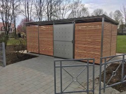 Mülltonnenhaus Größe 4 - Holzverkleidung - Schiebetür Edelstahl