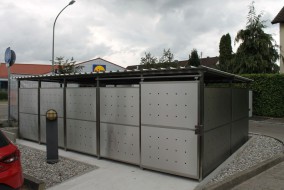 Mülltonnenhaus Größe 4-Sonderbreite - Edelstahlverkleidung - Schiebetür Edelstahl