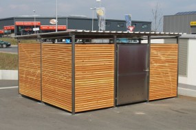 Mülltonnenhaus Größe 5 - Holzverkleidung - Drehtür Edelstahl