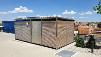 Mültonnenhaus Gr. 4 - Verkleidung Holz Douglasie - Drehtür (2)