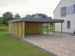 Doppel-Carport aus Holz mit Flachdach + Abstellkammer (Geräteraum) + Schindelblende in anthrazitgrau + Dichtzaun diagonal - BRANDL
