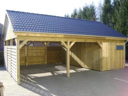 Doppel-Carport aus Holz (Massanfertigung) + Giebeldach + Abstellkammer (Geräteraum/Schuppen) + Dichtzaun waagerecht - BRANDL