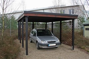 Einzel-Carport aus Holz mit Flachdach und Holzblende - Wandelemente: Rankgitter - BRANDL