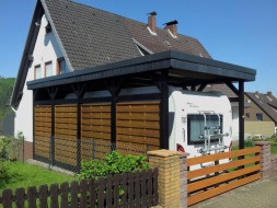 Einzel-Carport aus Holz für Wohnmobil (Wohnwagen/Transporter) + Schindelblende in anthrazitgrau - BRANDL
