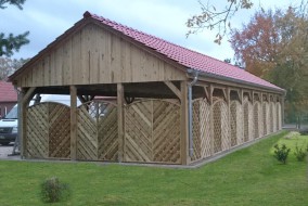 Reihen-Carport aus Holz mit Giebeldach/Satteldach + Dichtzaun diagonal - BRANDL