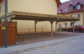 Reihen-Carport aus Holz + Holzblende - BRANDL