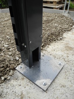 Carport - Stütze ausziehbar mit massiver Fußplatte - BRANDL