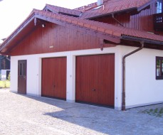 Garagen-Reihenanlage mit Satteldach