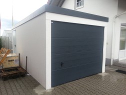Einzel-Garage aus Stahl mit Sektionaltor - BRANDL