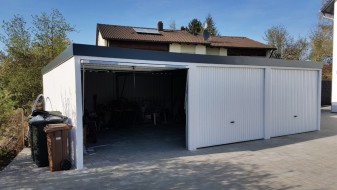 3er-Garage aus Stahl + Geräteraum daneben - BRANDL