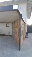 Carport aus Stahl mit Geräteraum (Abstellkammer) seitlich integriert - BRANDL