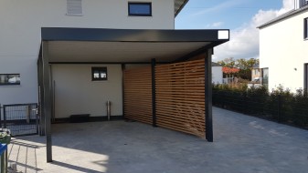 Carport aus Stahl mit Geräteraum (Abstellkammer) seitlich integriert - BRANDL