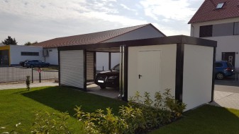 Doppel-Carport aus Stahl – mit Geräteraum (Abstellkammer) seitlich angebaut - BRANDL