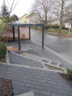 Doppel-Carport aus Stahl mit Wandelementen in offener Holzlattung - BRANDL