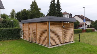 Einzel-Carport aus Holz mit Schindelblende und Rhombus-Wandelementen - BRANDL