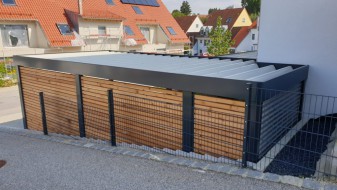 Einzel-Carport aus Stahl mit Hauseingangsüberdachung - BRANDL