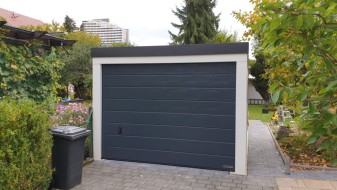 Einzel-Garage aus Stahl mit Sektionaltor + Überdachung hinten - BRANDL