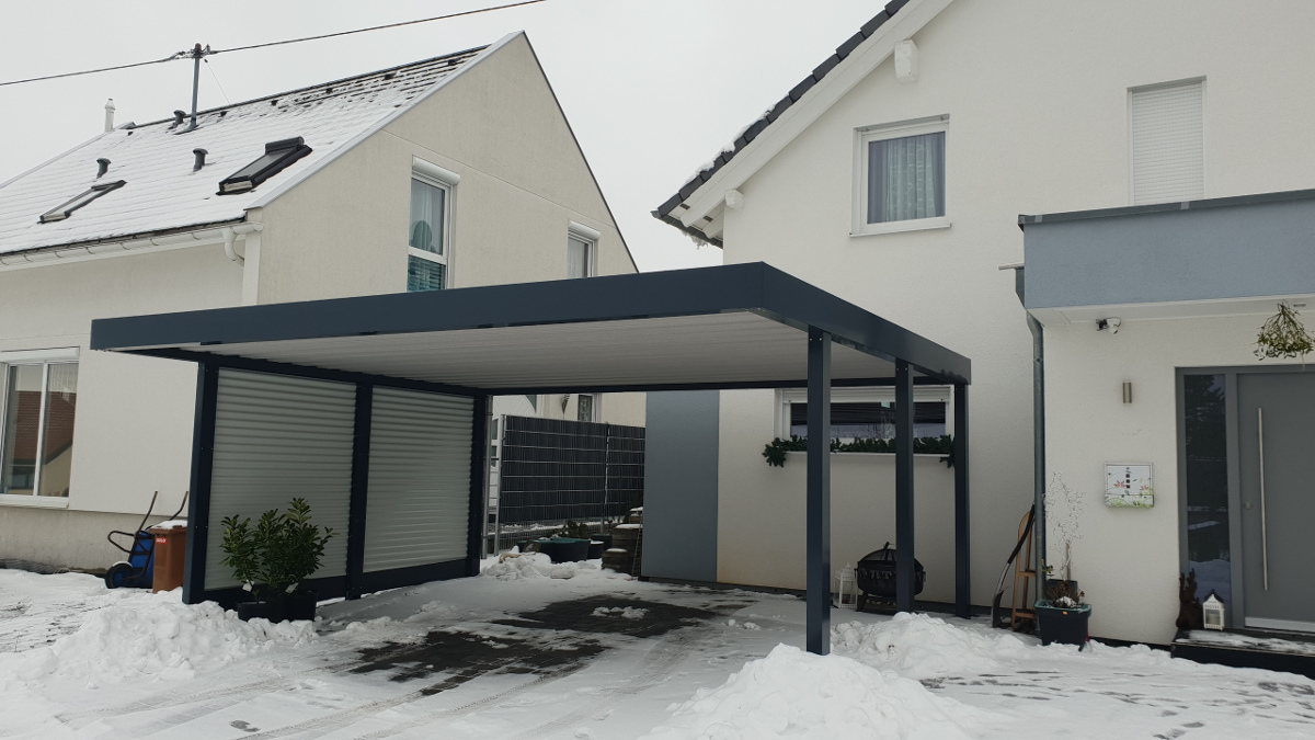 Doppel-Carport aus Stahl mit Wandelementen - BRANDL