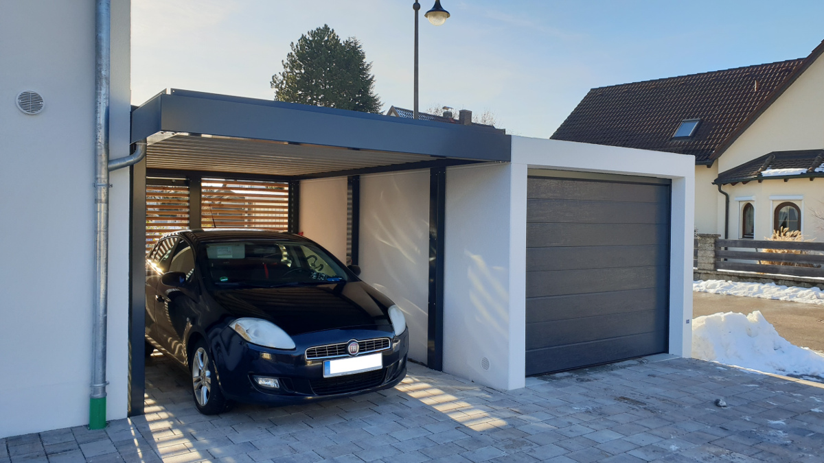 Einzel Carport Aus Stahl Mit Wandelementen Und Schiebetor