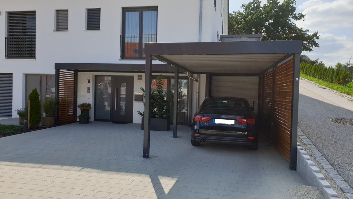 Einzel-Carport aus Stahl mit Hauseingangsüberdachung - Einzel Carport Aus Stahl Mit Hauseingangs%C3%BCberDachung BRANDL7