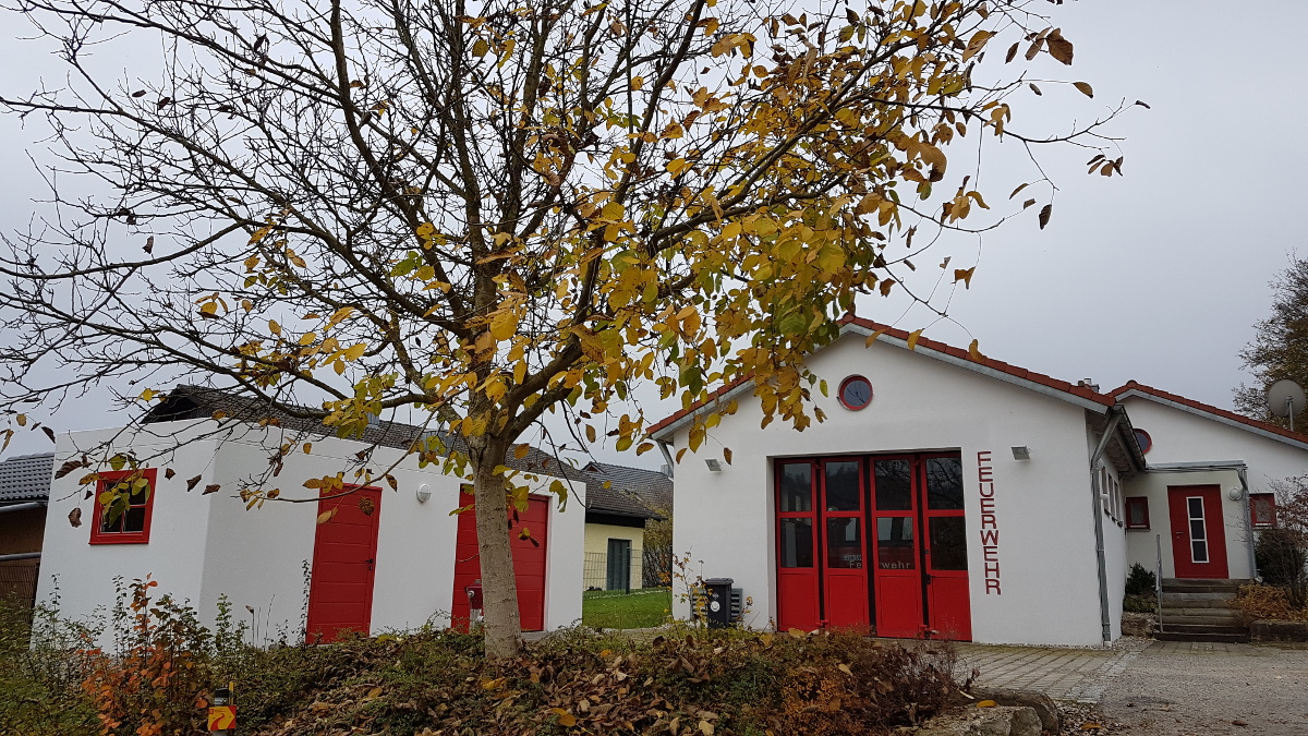 BETON-Fertiggarage (Feuerwehr-Ausführung) mit Tor in Seitenwand - BRANDL