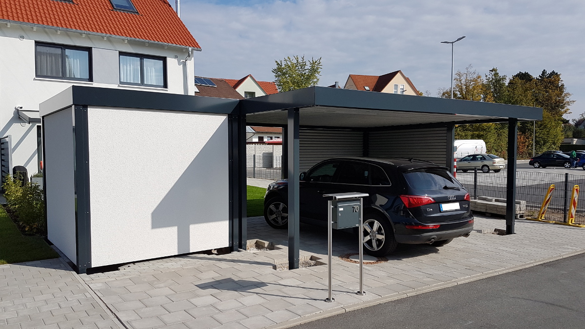 Doppel-Carport aus Stahl – mit Geräteraum (Abstellkammer) seitlich angebaut - BRANDL