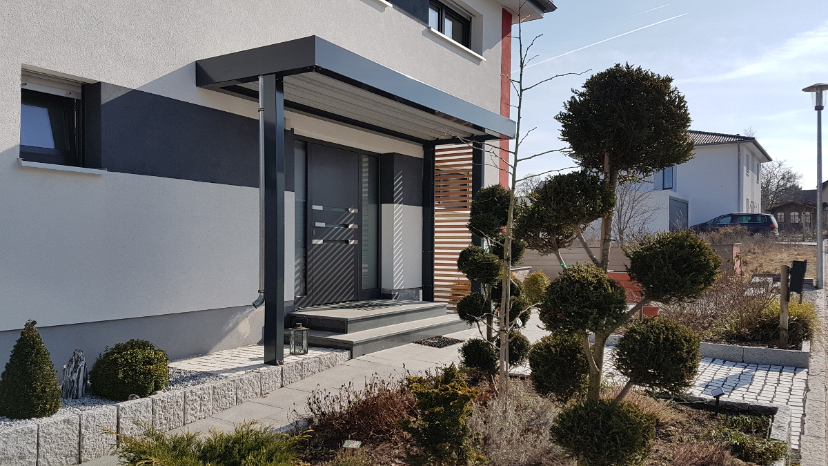 Vordach Als Hauseingangsuberdachung Im Carport Stil News Brandl