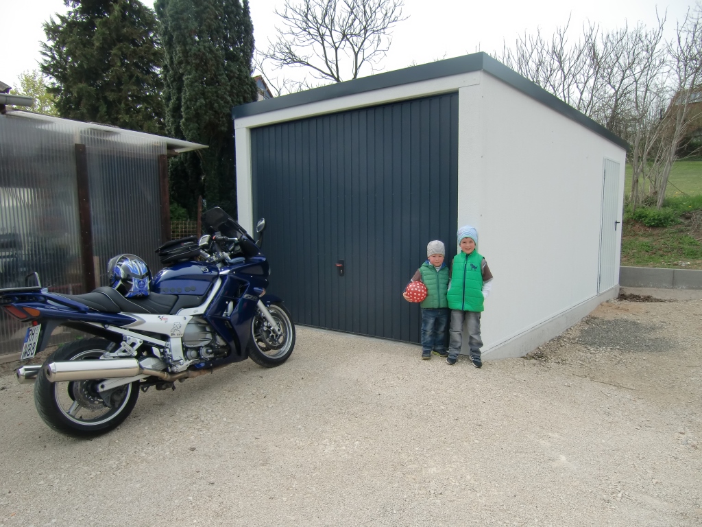 Einzel-Garage aus Stahl mit Schwingtor - BRANDL