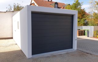 Einzel-Garage aus Beton mit Sektionaltor - BRANDL