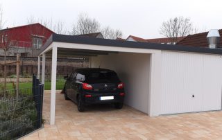 Einzel-Garage aus Stahl mit Schwingtor + Anbau-Carport links daneben - BRANDL