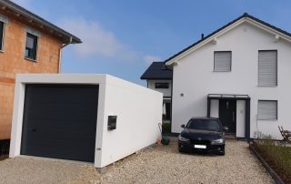 Einzel-Garage aus Beton mit Sektionaltor - BRANDL